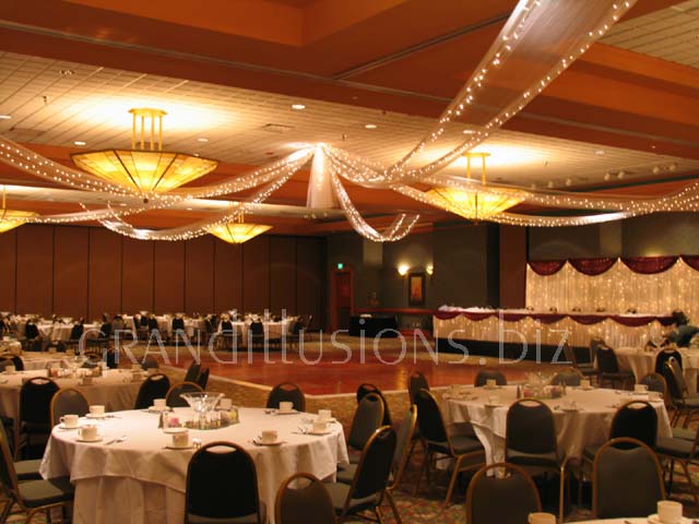 Embassy Suites Omaha wedding decorating