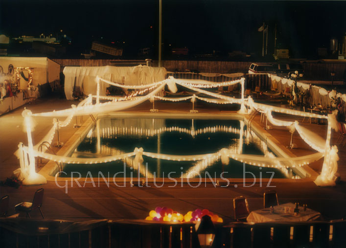 night-pool wedding decoration
